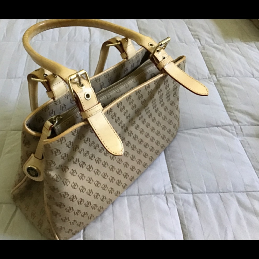 GUC Dooney & Bourke Handbag